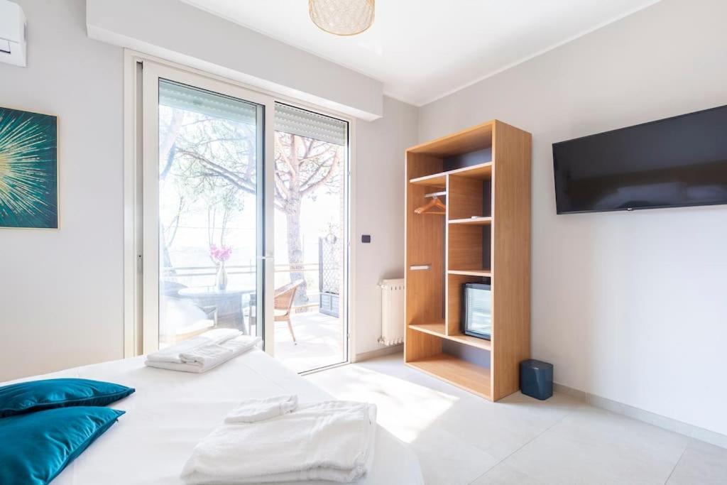 Frontemare Bed & Breakfast Формия Екстериор снимка